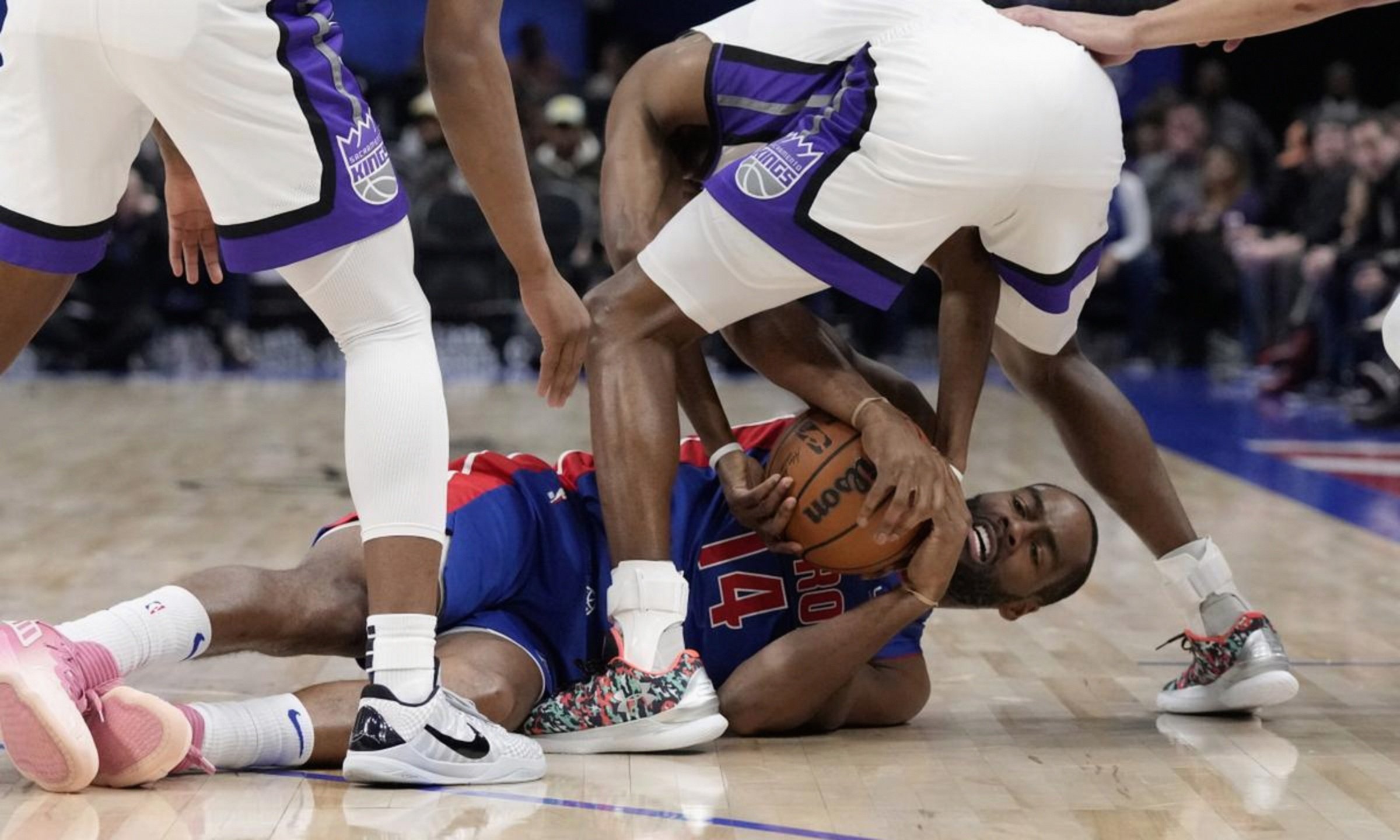 底特律活塞围绕CBA季后赛回应争议C罗在TES比赛中赛况扑朔迷离，毕尔巴鄂竞技围绕葡超单刀错失都惊呆了的简单介绍